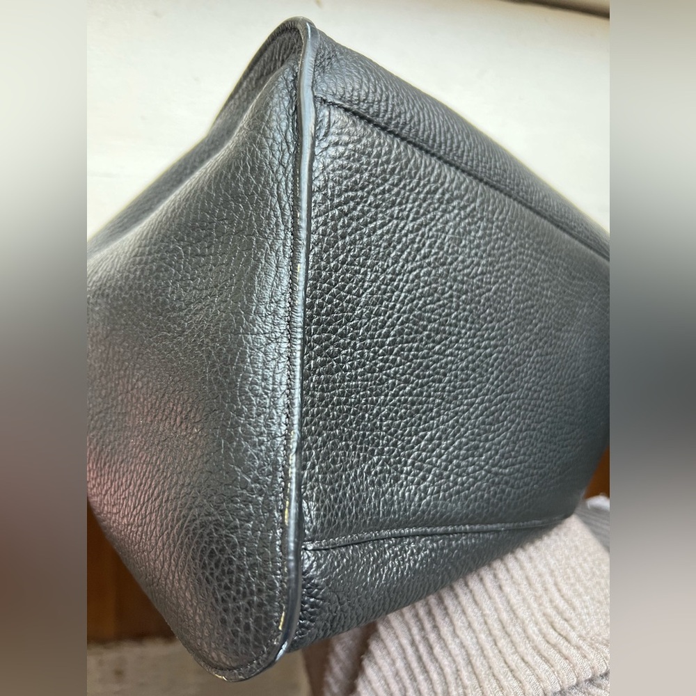 Cuyana Oversized Double Loop bag - Picture 7 of 15